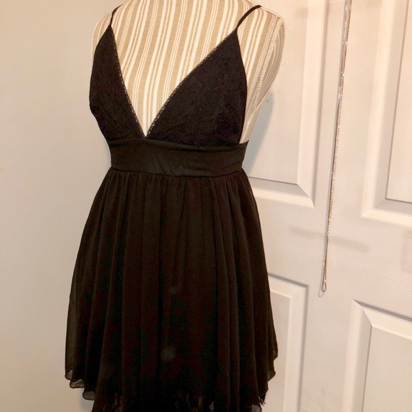 Black lace mini dress - Picture 7 of 8